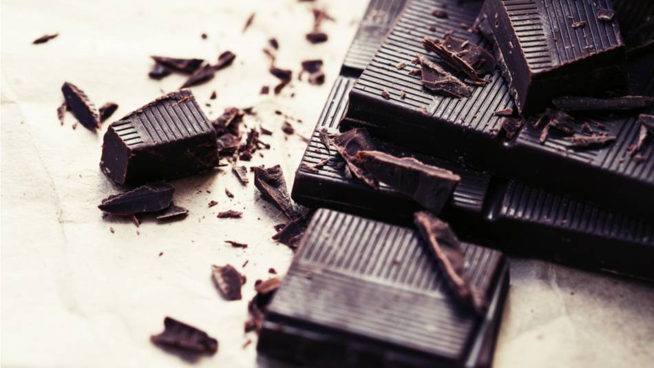 How much caffeine is really in dark chocolate bars? -- Dark chocolate